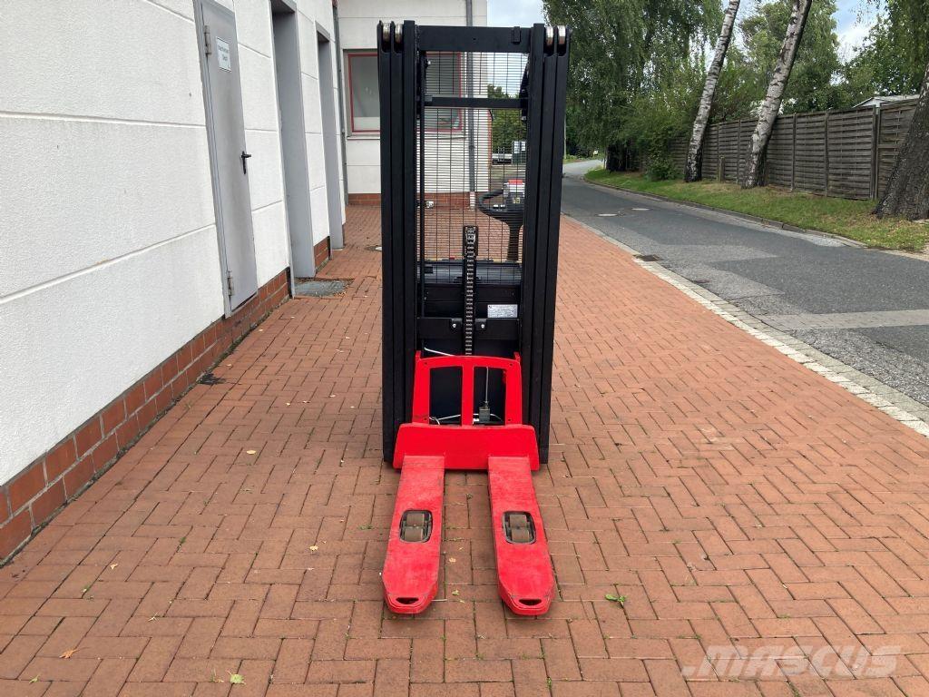 Hyster S 1.4 Ручные штабелёры с электроподъёмом