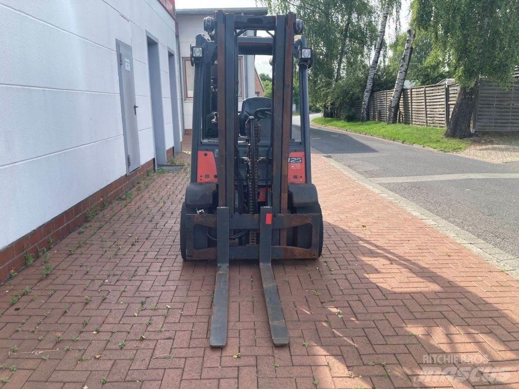 Linde H25D Дизельные погрузчики