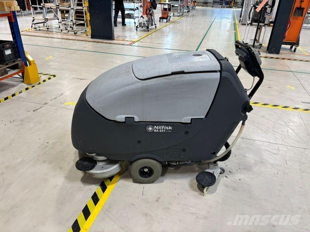 Nilfisk BA 651 Вакуумные уборочные машины