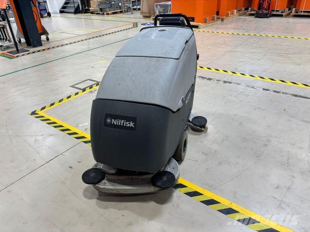 Nilfisk BA 651 Вакуумные уборочные машины