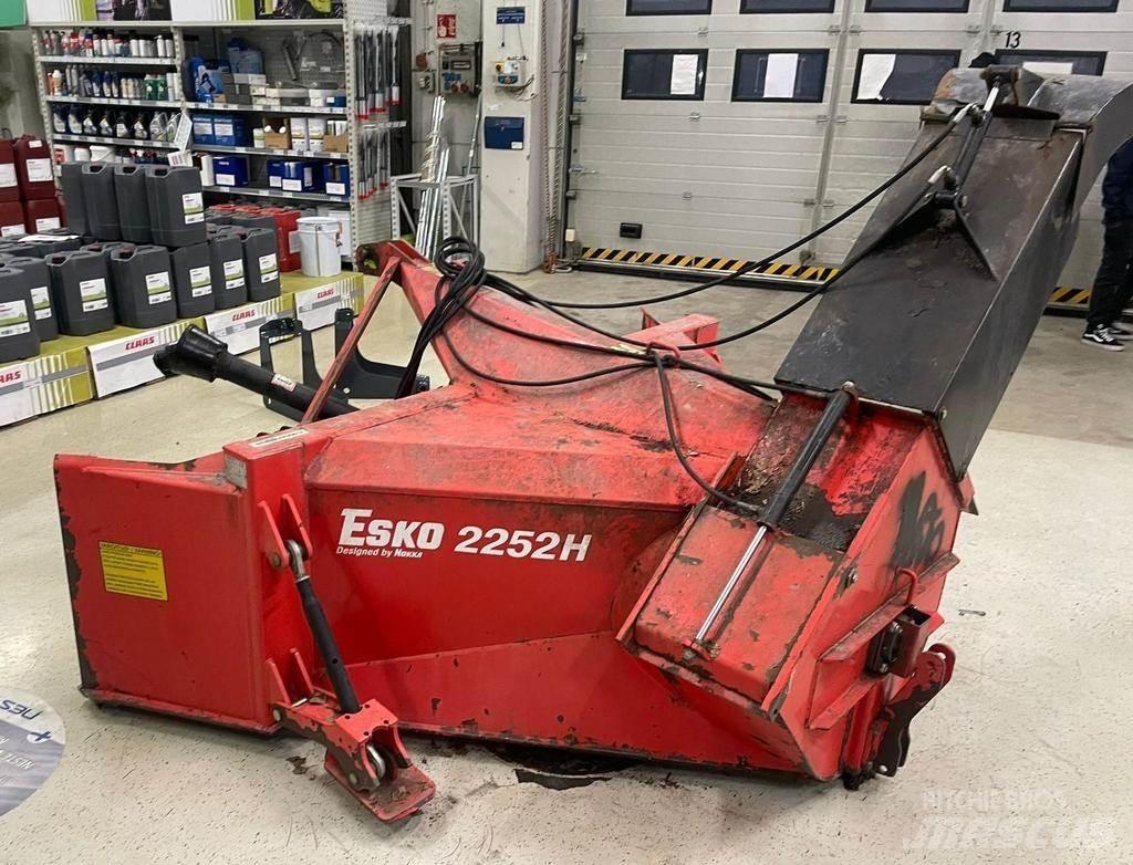 Esko 2252H Снегоуборщики