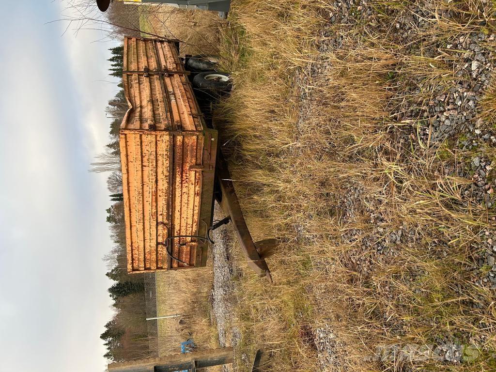  VESLA Тракторные самосвальные прицепы