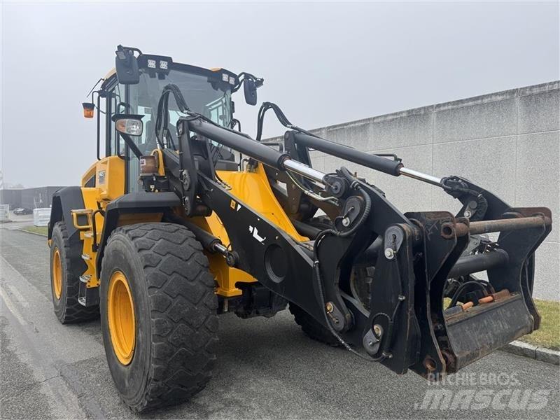 JCB 427 Agri Фронтальные погрузчики
