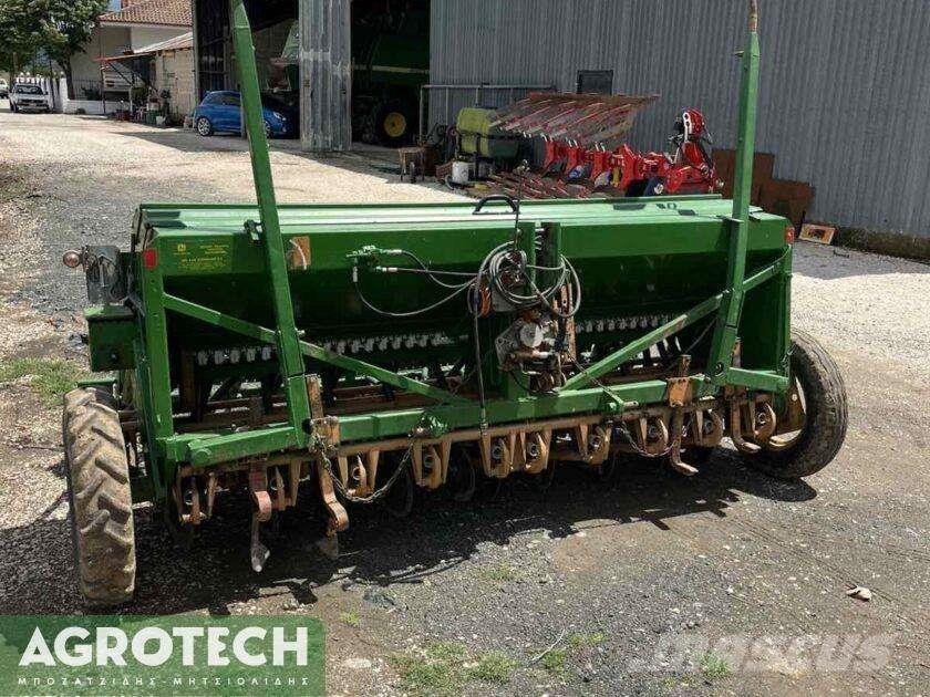 Amazone D7/30E Трактора