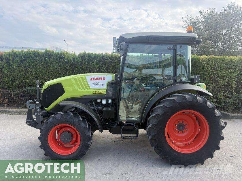 CLAAS NEXOS 220F Трактора