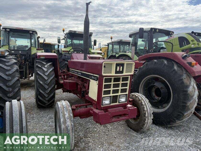 International 844s Трактора