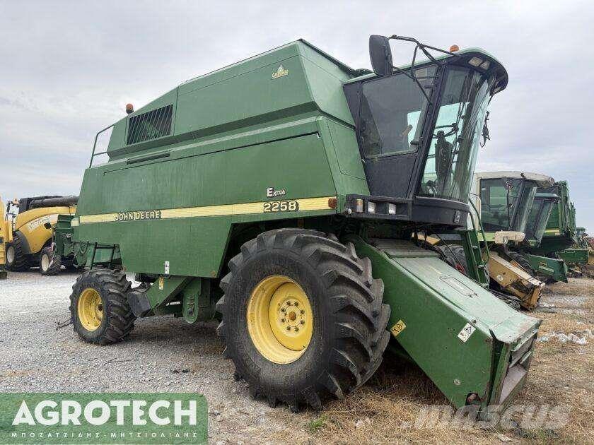 John Deere 2258 Трактора