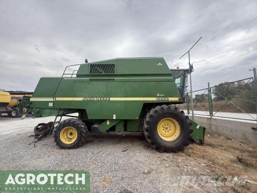 John Deere 2258 Трактора