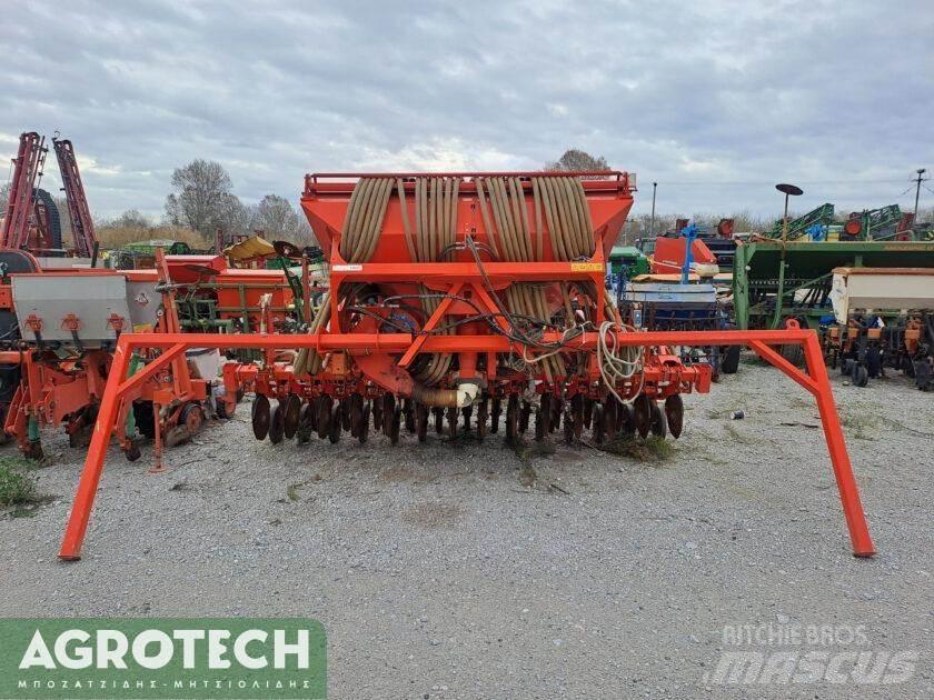 Kuhn VENTA LC 3500 Трактора
