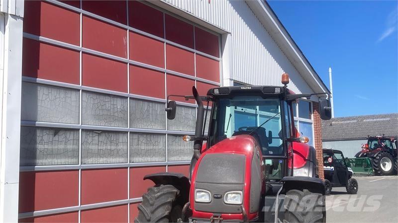 Valtra T130 Трактора