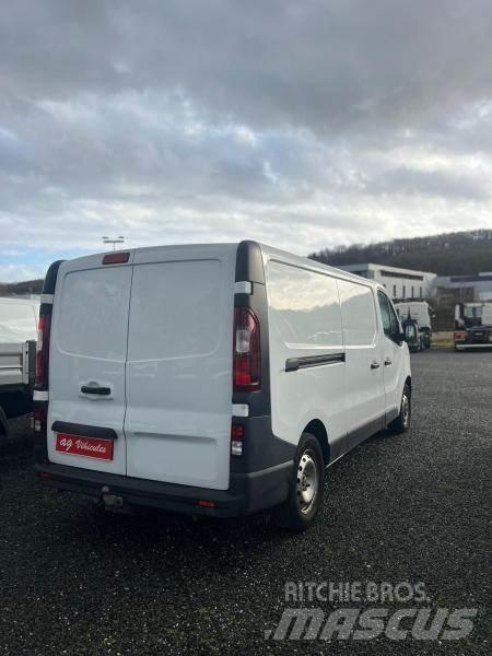 Opel Vivaro Микроавтобусы