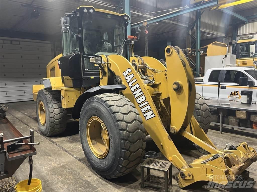 CAT 938M Фронтальные погрузчики