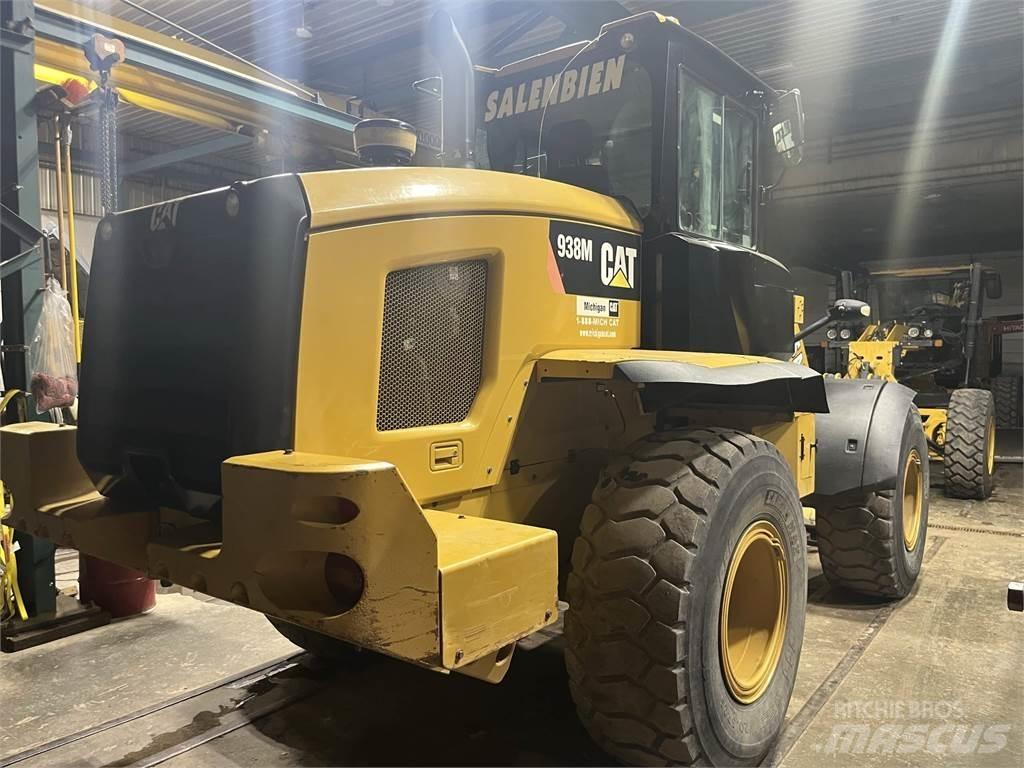CAT 938M Фронтальные погрузчики