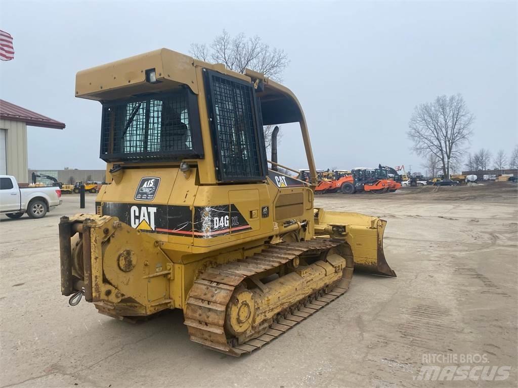 CAT D4G XL Гусеничные бульдозеры