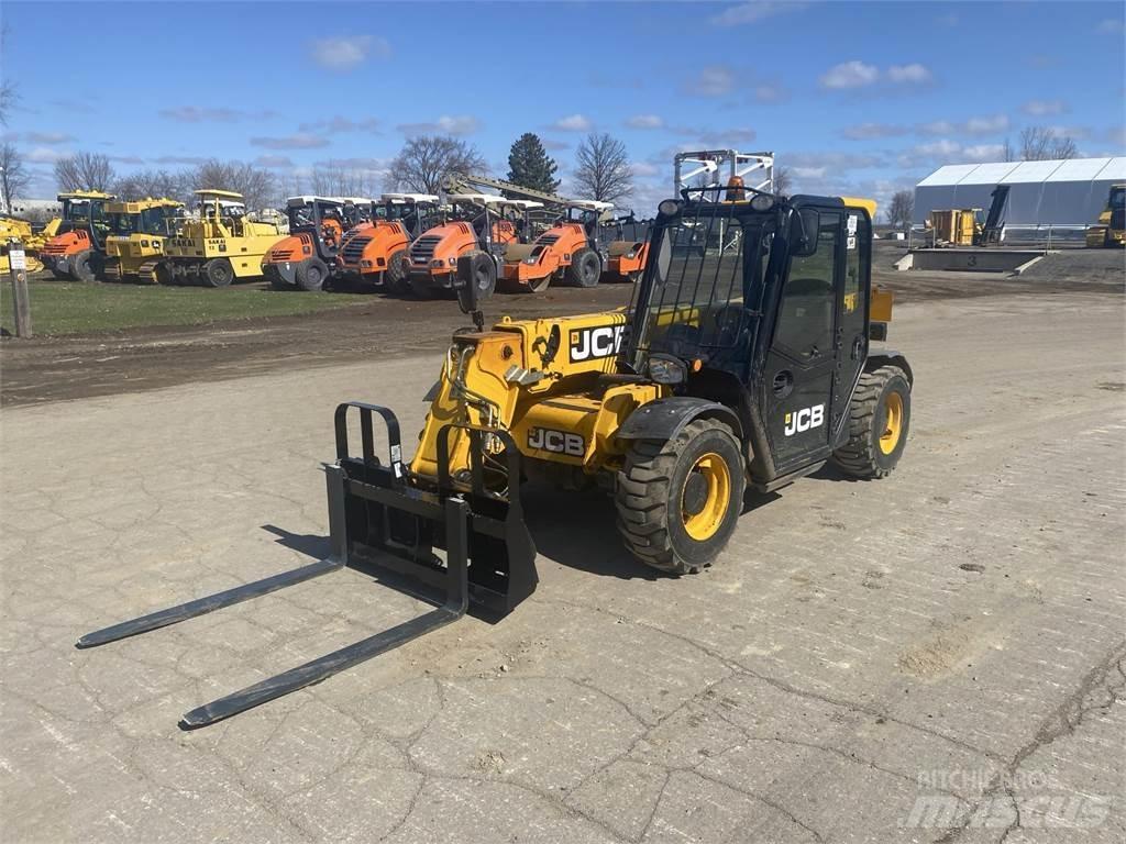 JCB 525-60 Телескопические погрузчики