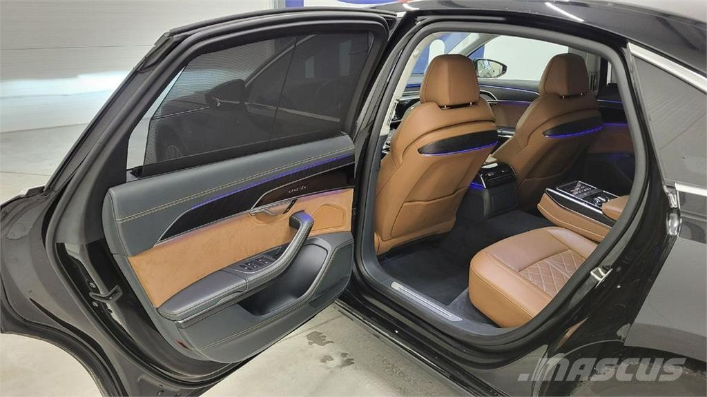 Audi A8 Легковые автомобили