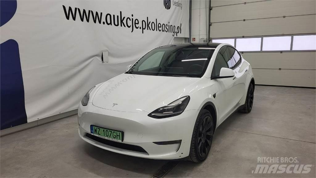 Tesla Y Легковые автомобили