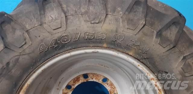  24 440/65R24 Шины и колёса