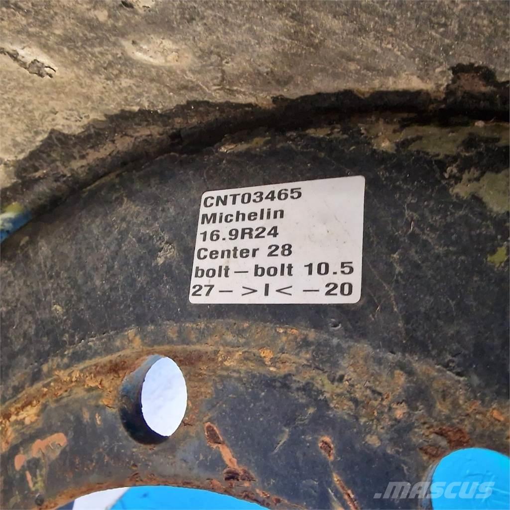  24 W15Lx24 Шины и колёса