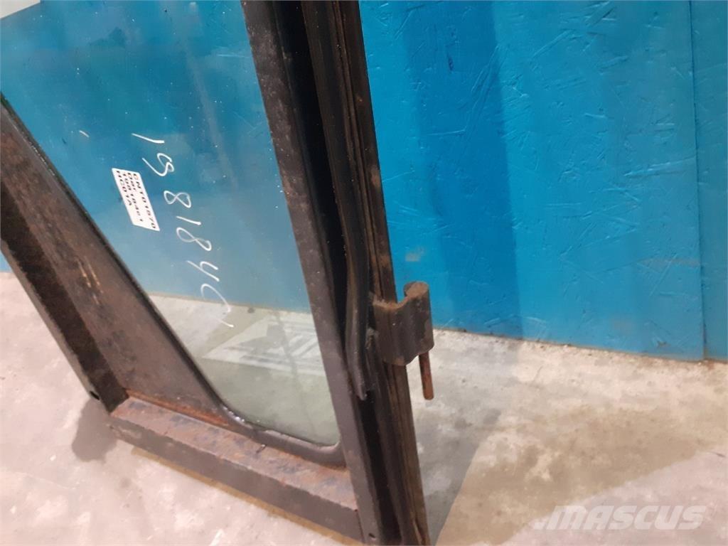 CASE 1620 Кабины