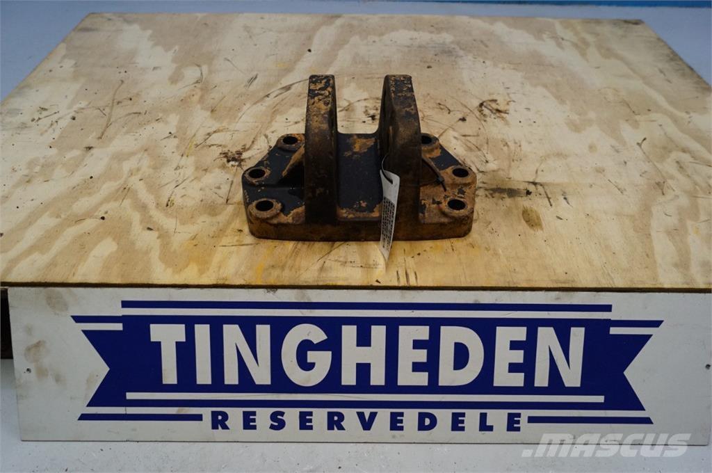 CASE 7130 Навесное оборудование и запчасти