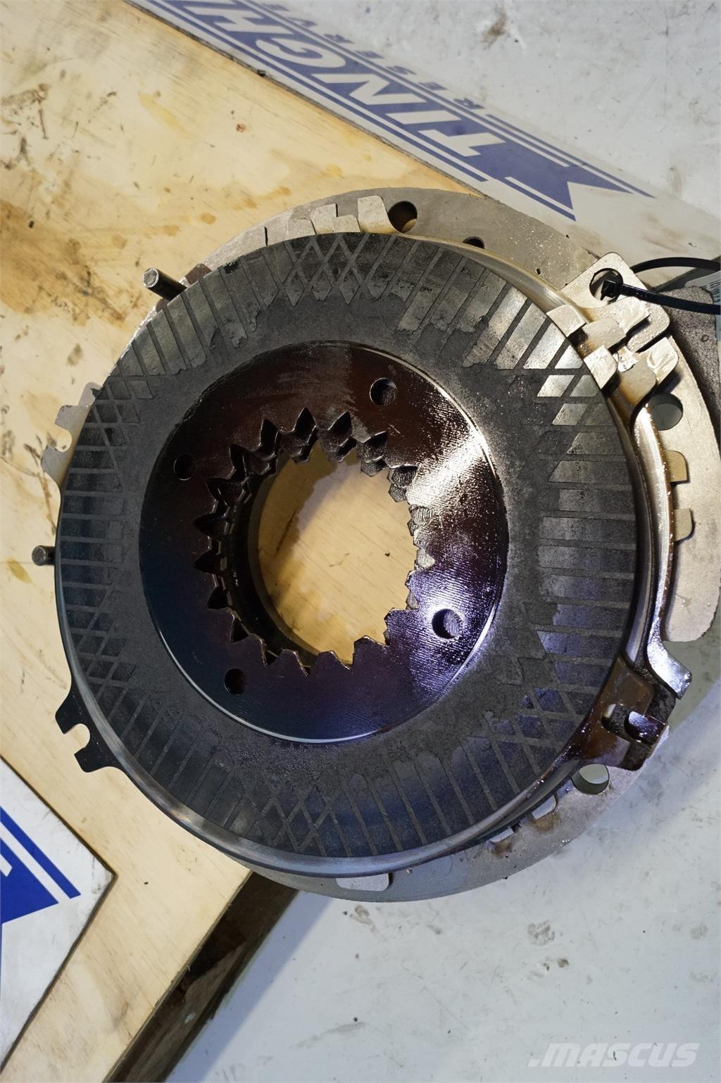 CASE 7130 Навесное оборудование и запчасти