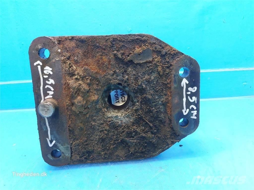 CASE 7130 Навесное оборудование и запчасти