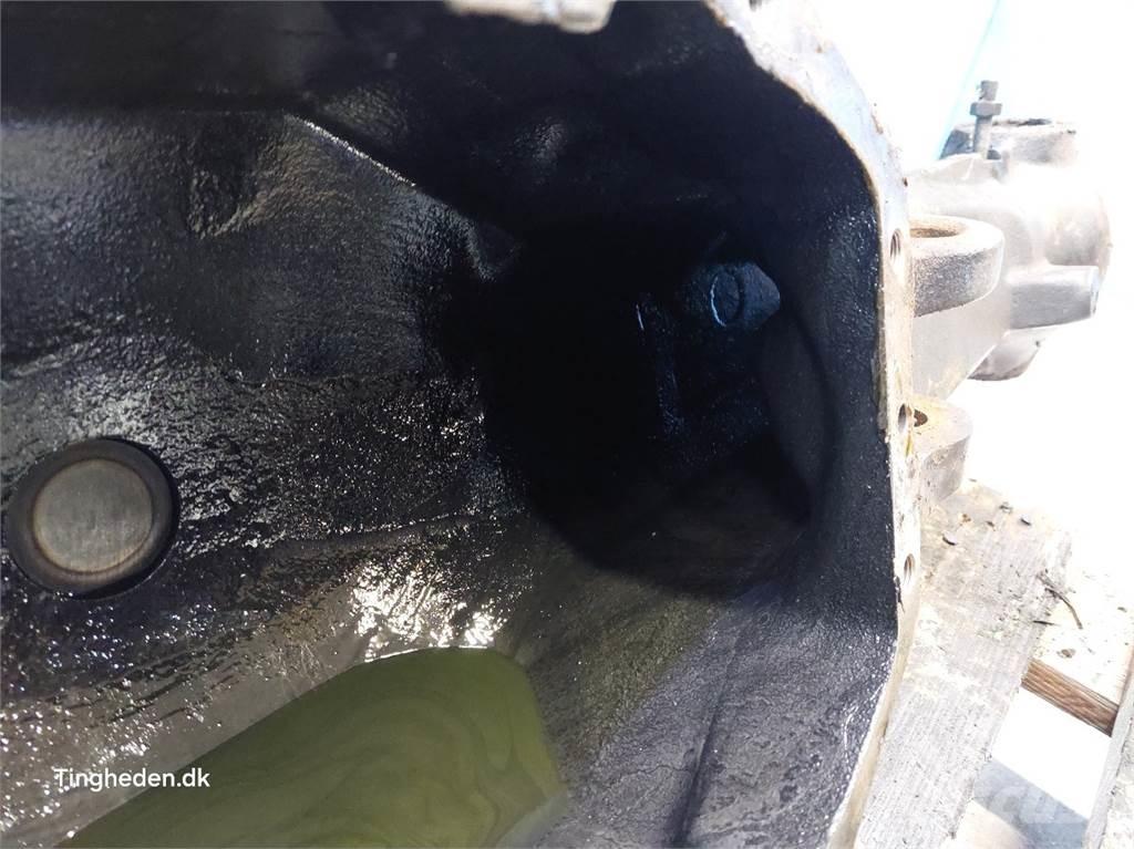 CASE Farmall 95A Навесное оборудование и запчасти