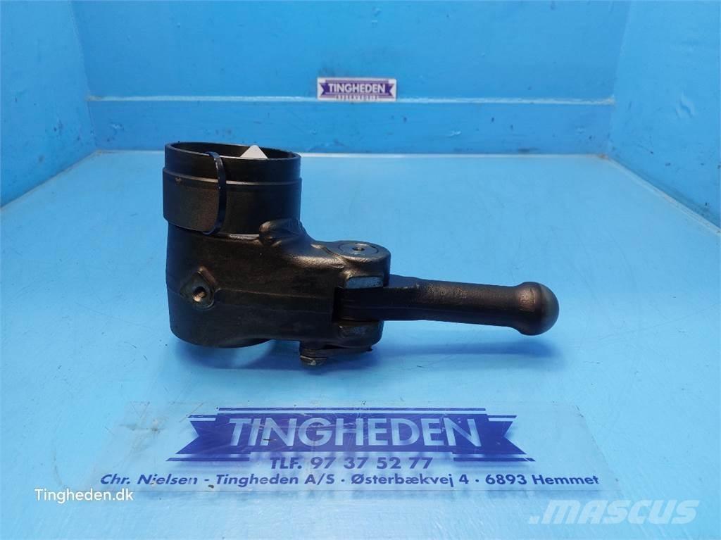 CASE Farmall 95A Навесное оборудование и запчасти