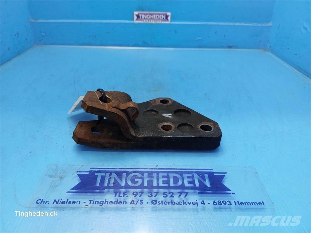 CASE Farmall 95A Навесное оборудование и запчасти