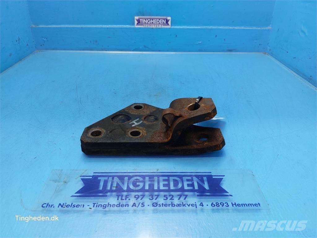 CASE Farmall 95A Навесное оборудование и запчасти