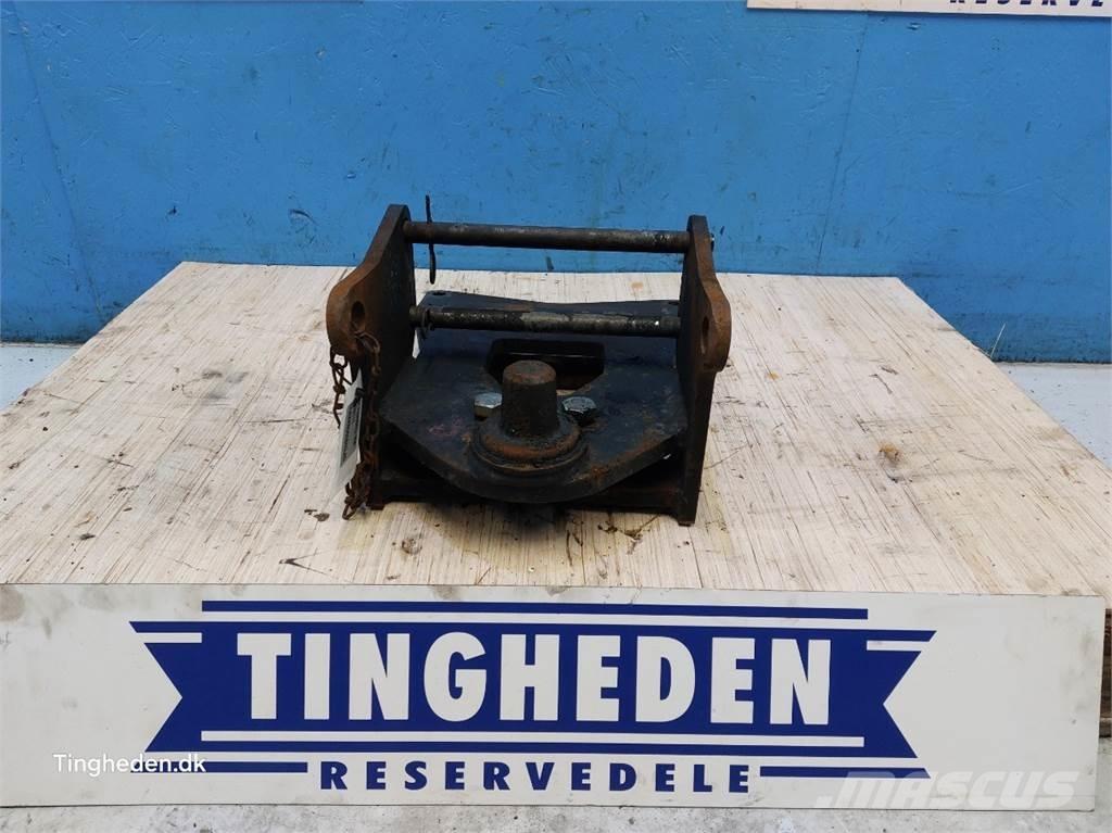 CASE Farmall 95A Навесное оборудование и запчасти