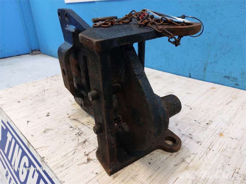 CASE Farmall 95A Навесное оборудование и запчасти