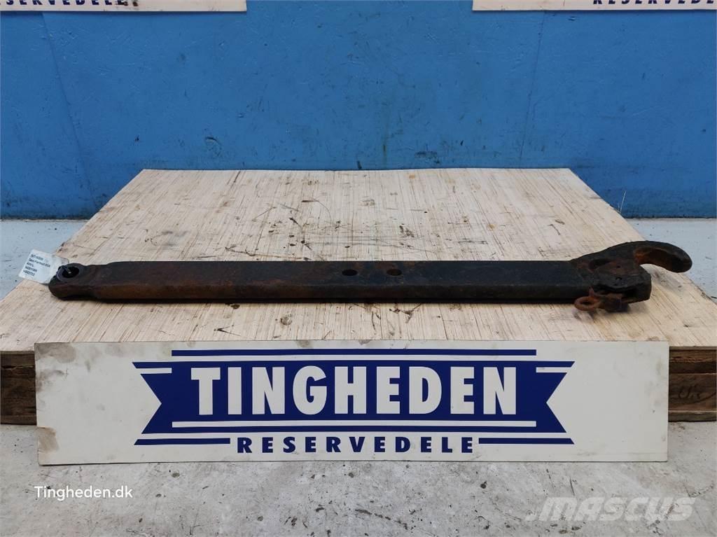 CASE Farmall 95A Навесное оборудование и запчасти