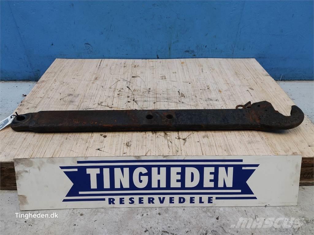 CASE Farmall 95A Навесное оборудование и запчасти