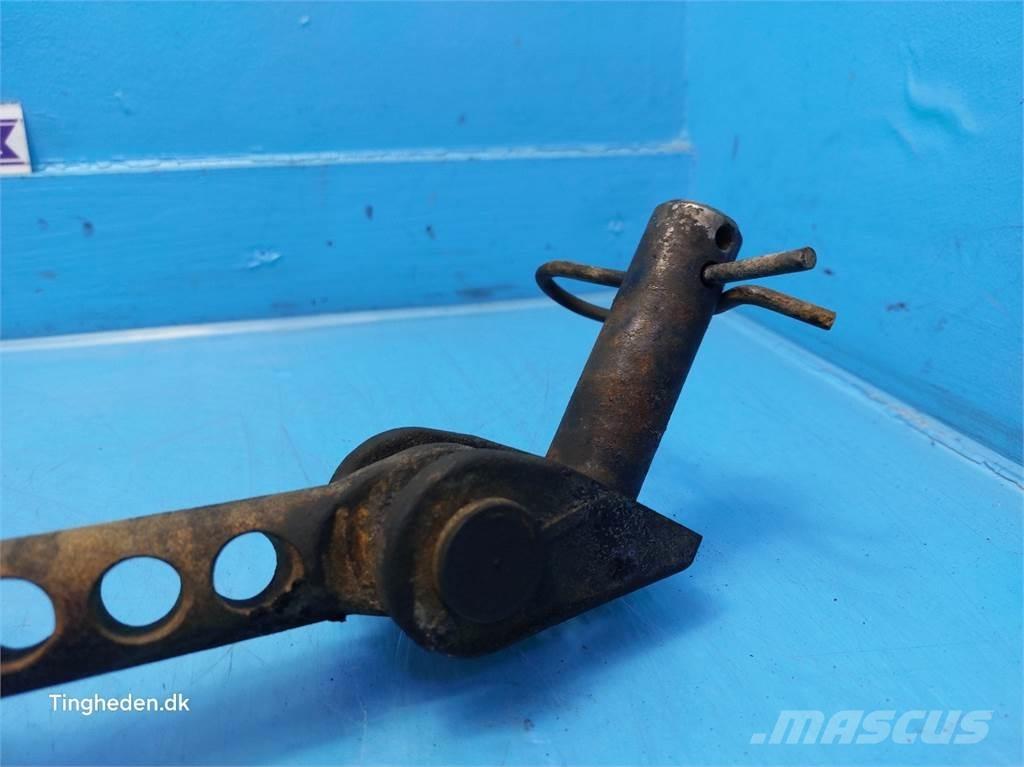 CASE Farmall 95A Навесное оборудование и запчасти