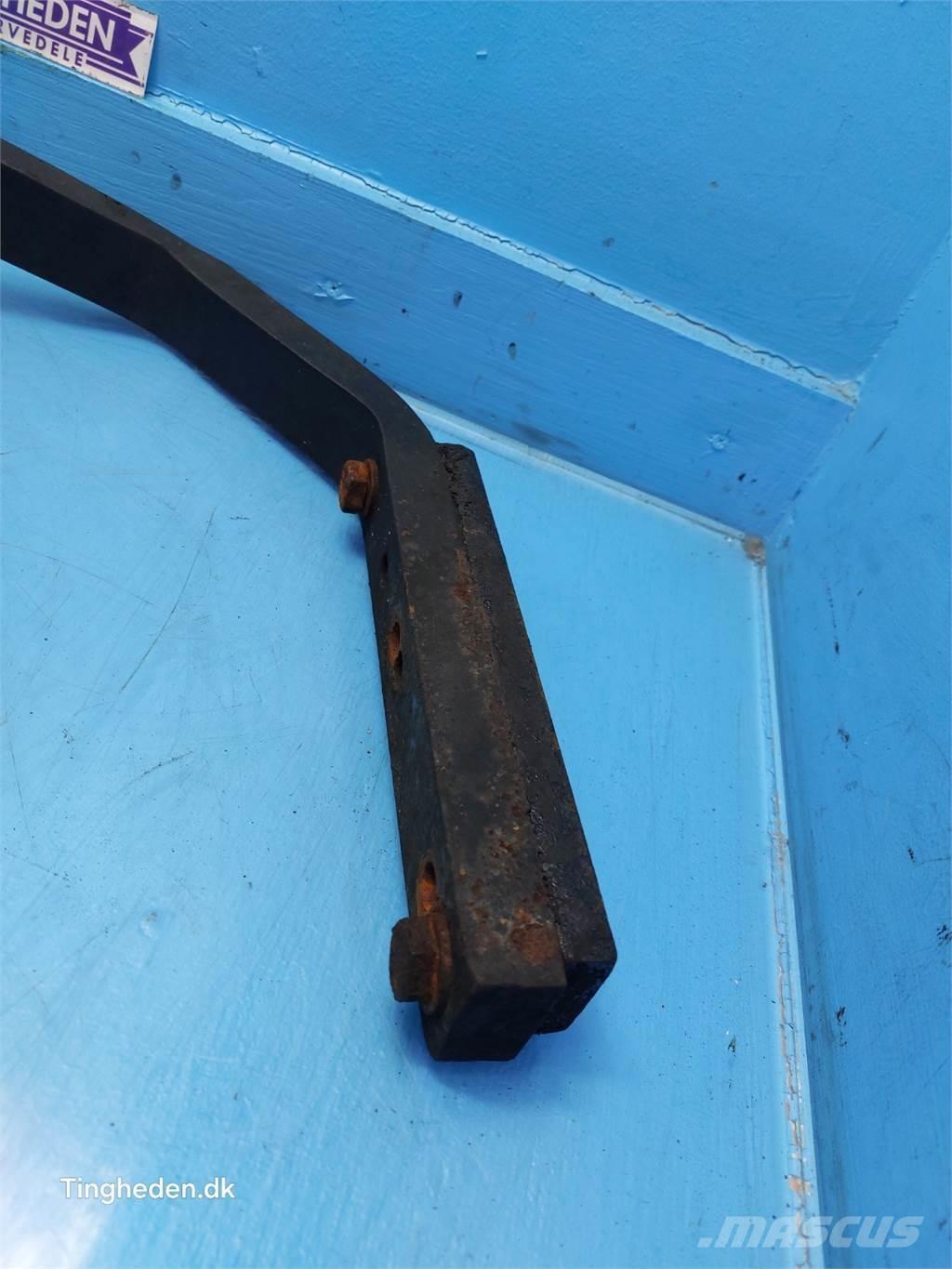 CASE Farmall 95A Навесное оборудование и запчасти