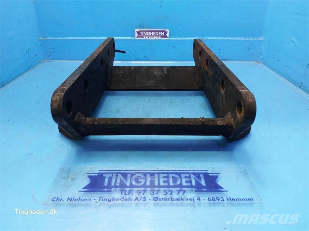 CASE Farmall 95A Навесное оборудование и запчасти