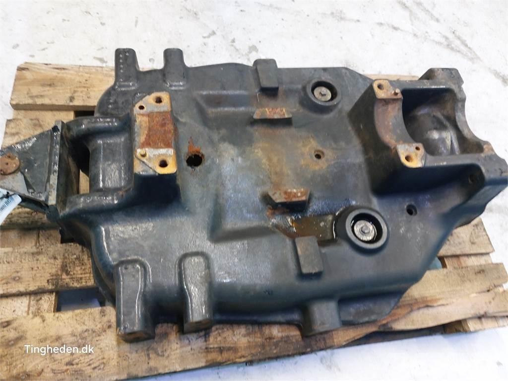 CASE Farmall 95A Навесное оборудование и запчасти