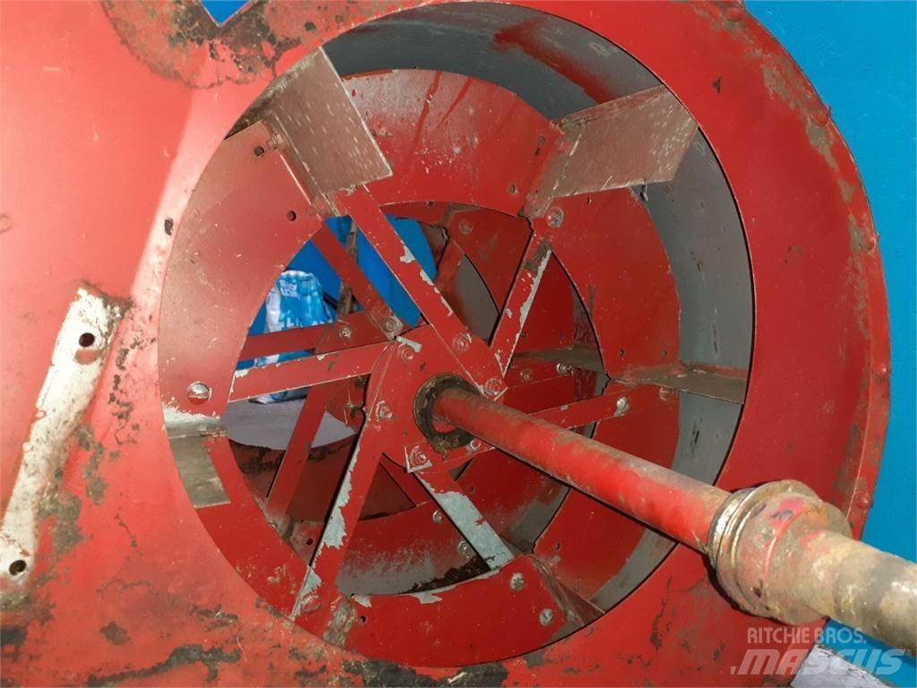 Case IH 1620 Пескоразбрасыватели