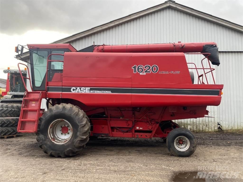 Case IH 1620 Зерноуборочные комбайны