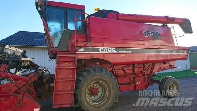 Case IH 1640 Зерноуборочные комбайны