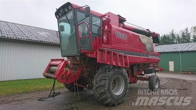 Case IH 1660 Зерноуборочные комбайны