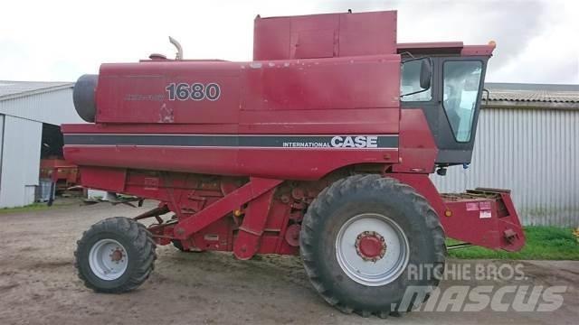 Case IH 1680 Зерноуборочные комбайны