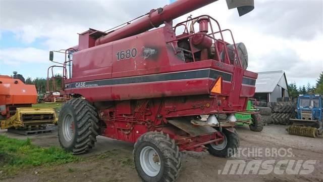 Case IH 1680 Зерноуборочные комбайны