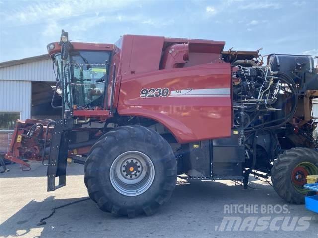 Case IH 9230 Зерноуборочные комбайны