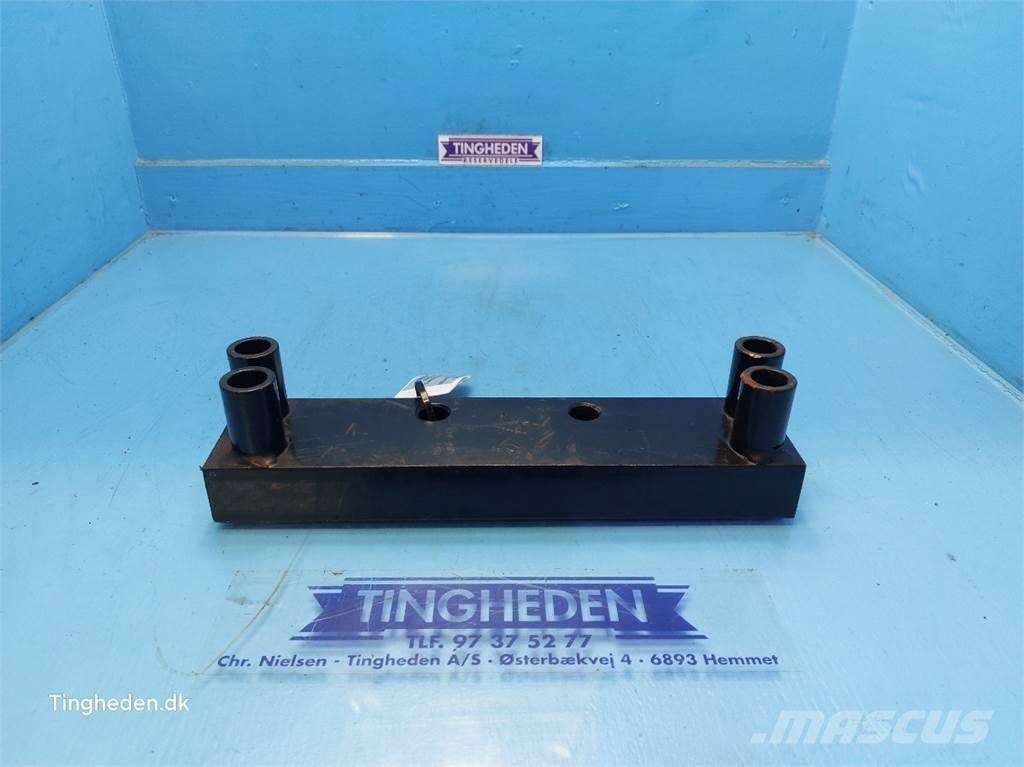 CASE Optum 300 Навесное оборудование и запчасти