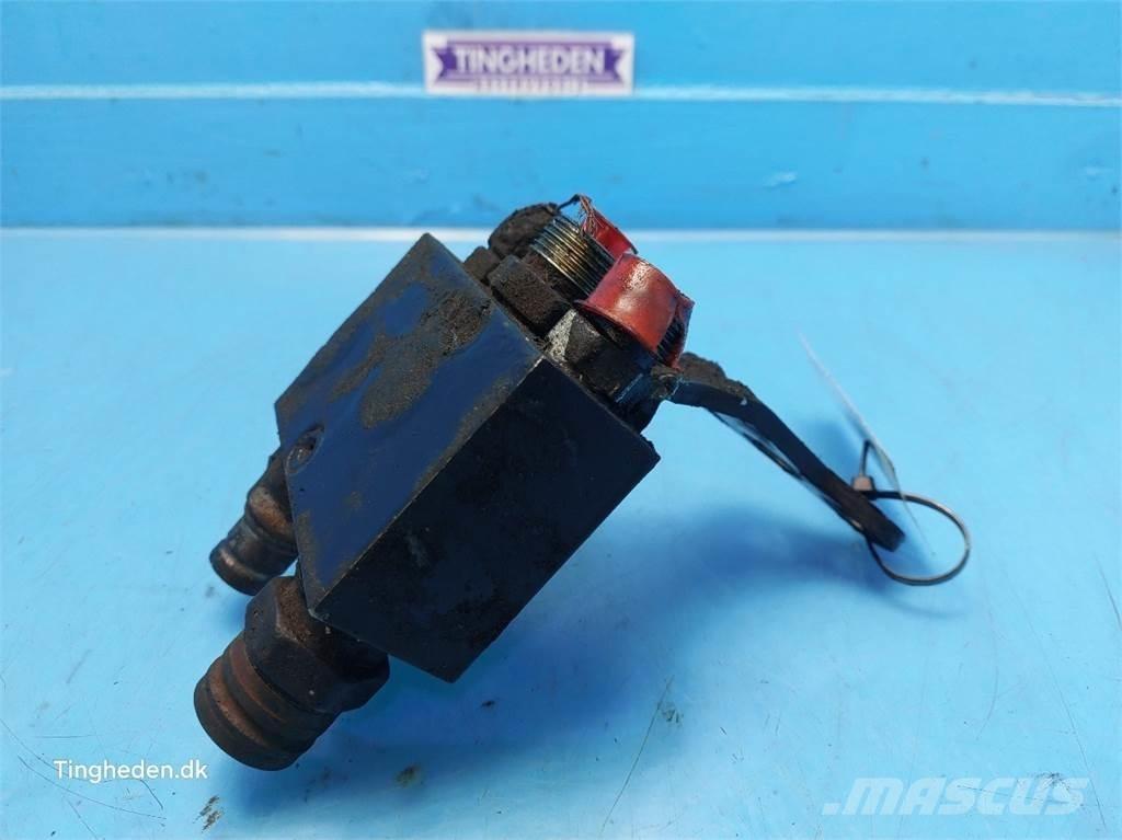 CASE Puma 185 Детали гидравлической системы