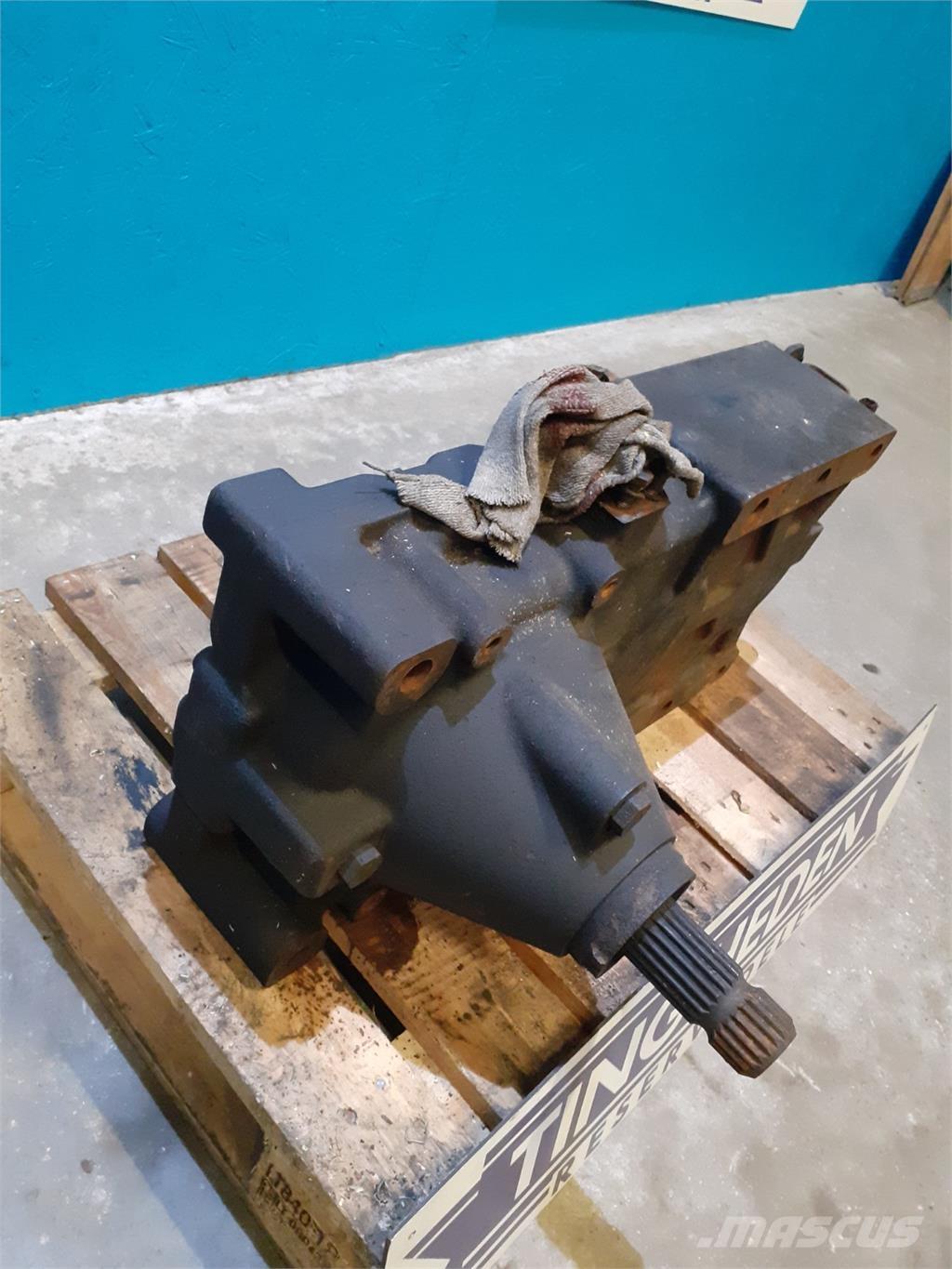 CASE STX 440 Навесное оборудование и запчасти