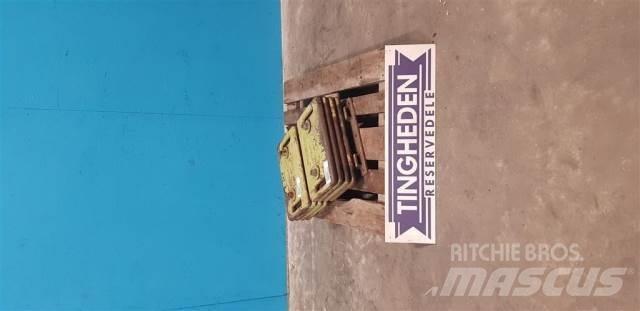 CLAAS Vægtklods Передние весы